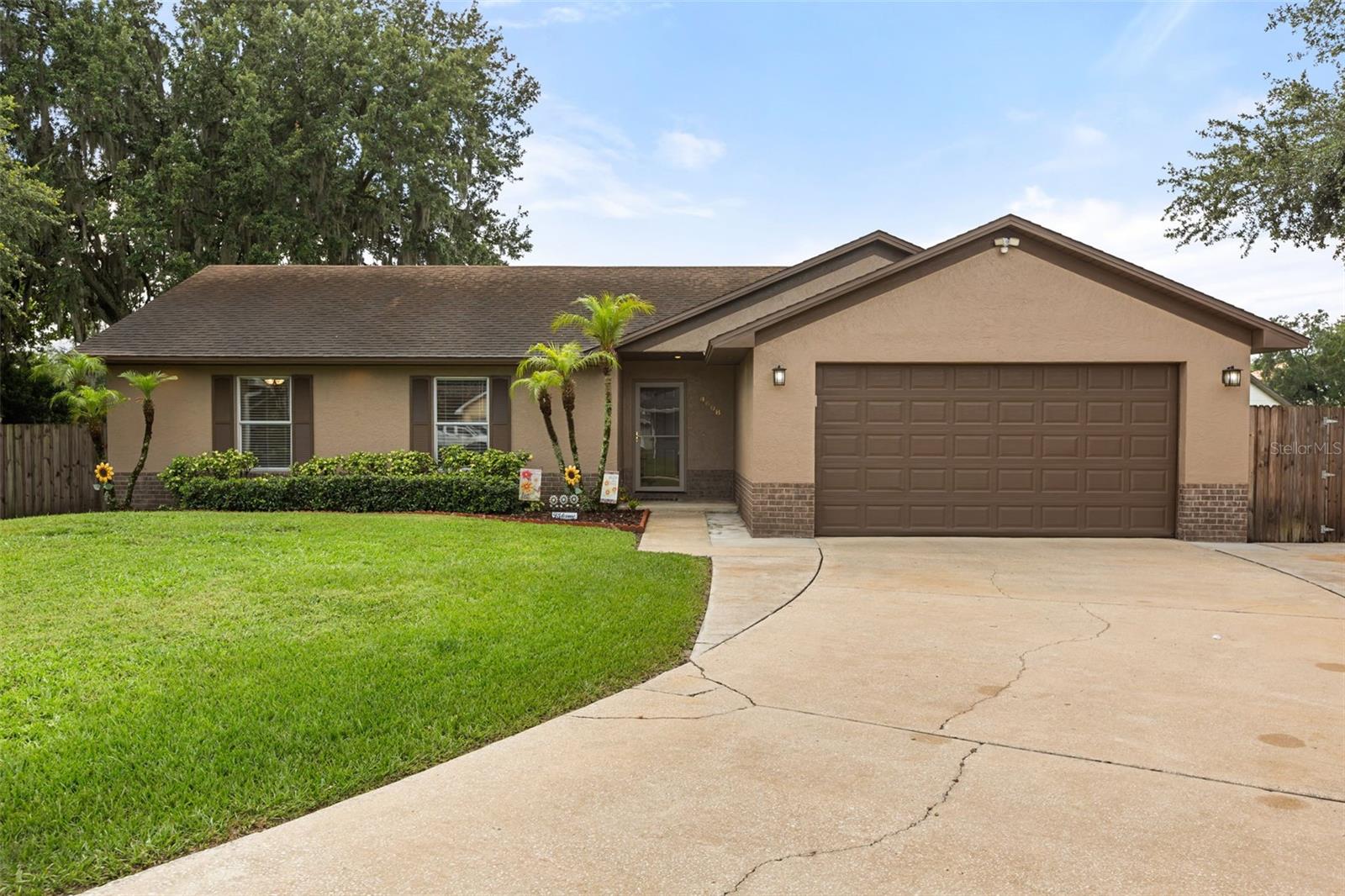 Single Family Residence in ORLANDO, FL - Daniel Dourado