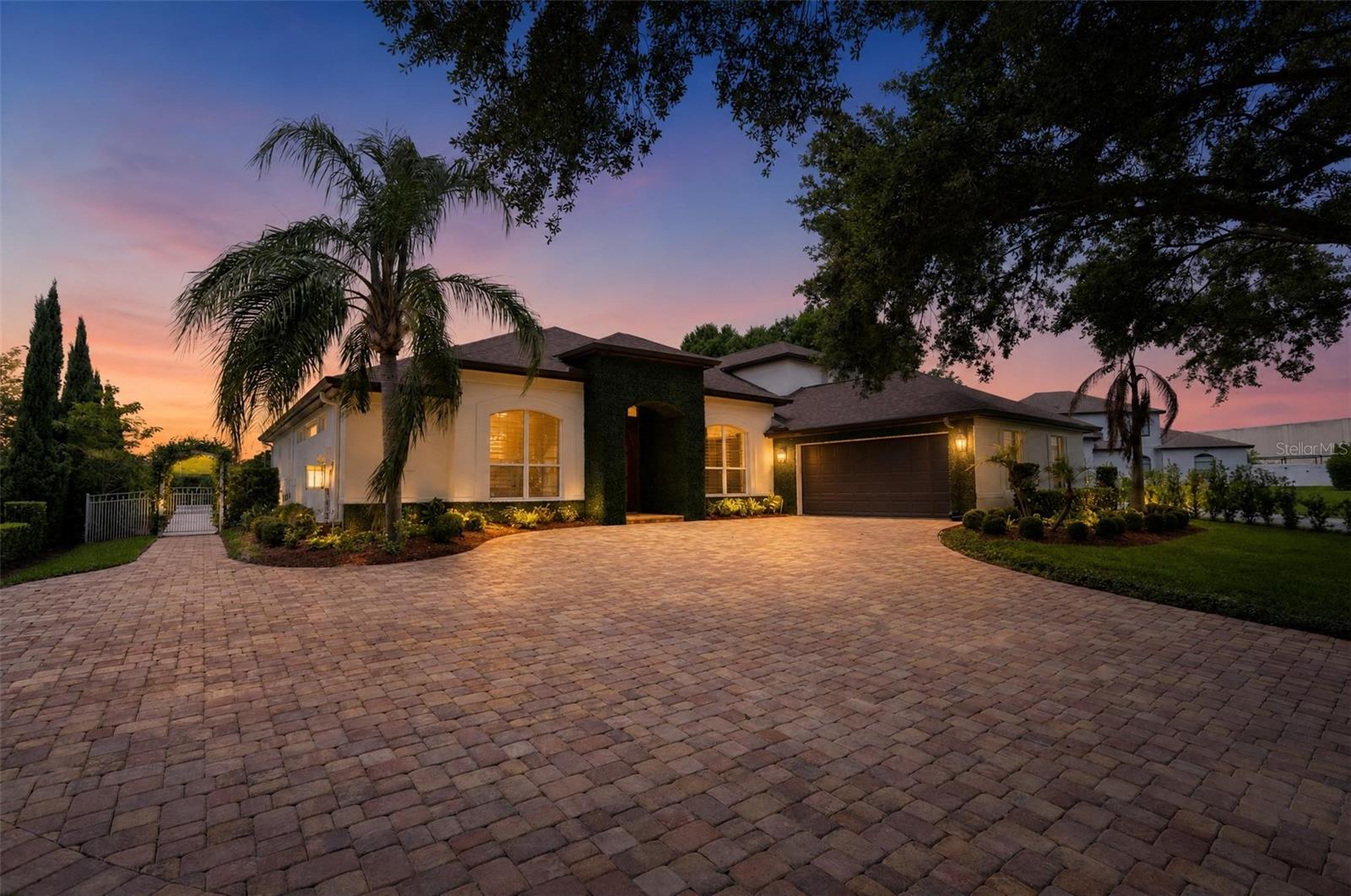 Single Family Residence in ORLANDO, FL - Daniel Dourado