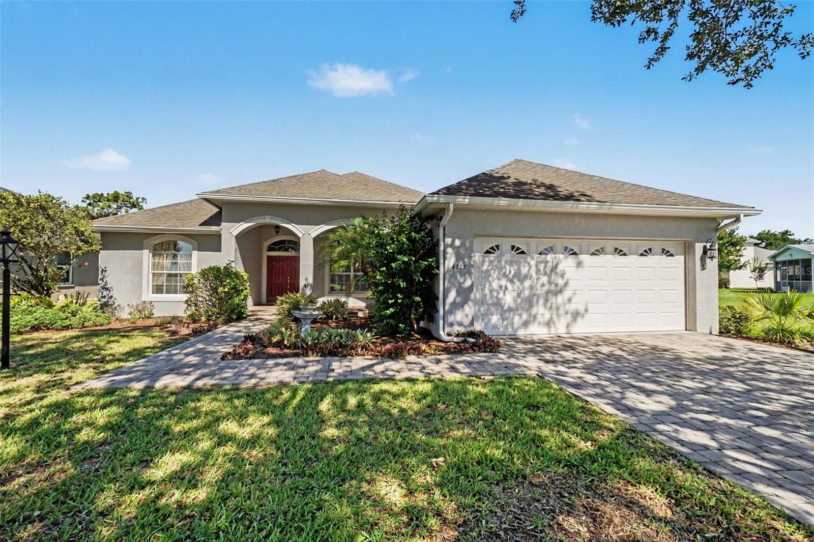 Single Family Residence in AVON PARK, FL - Daniel Dourado