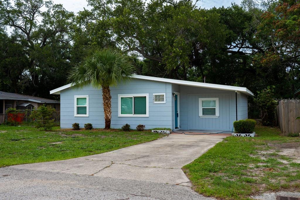 Single Family Residence in ST PETERSBURG, FL - Daniel Dourado
