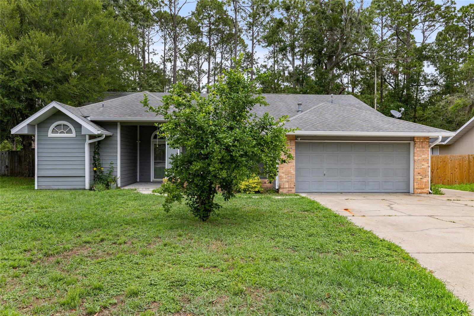 Single Family Residence in GAINESVILLE, FL - Daniel Dourado