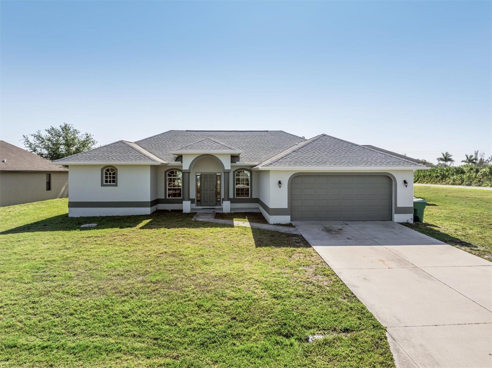 Single Family Residence in PORT CHARLOTTE, FL - Daniel Dourado