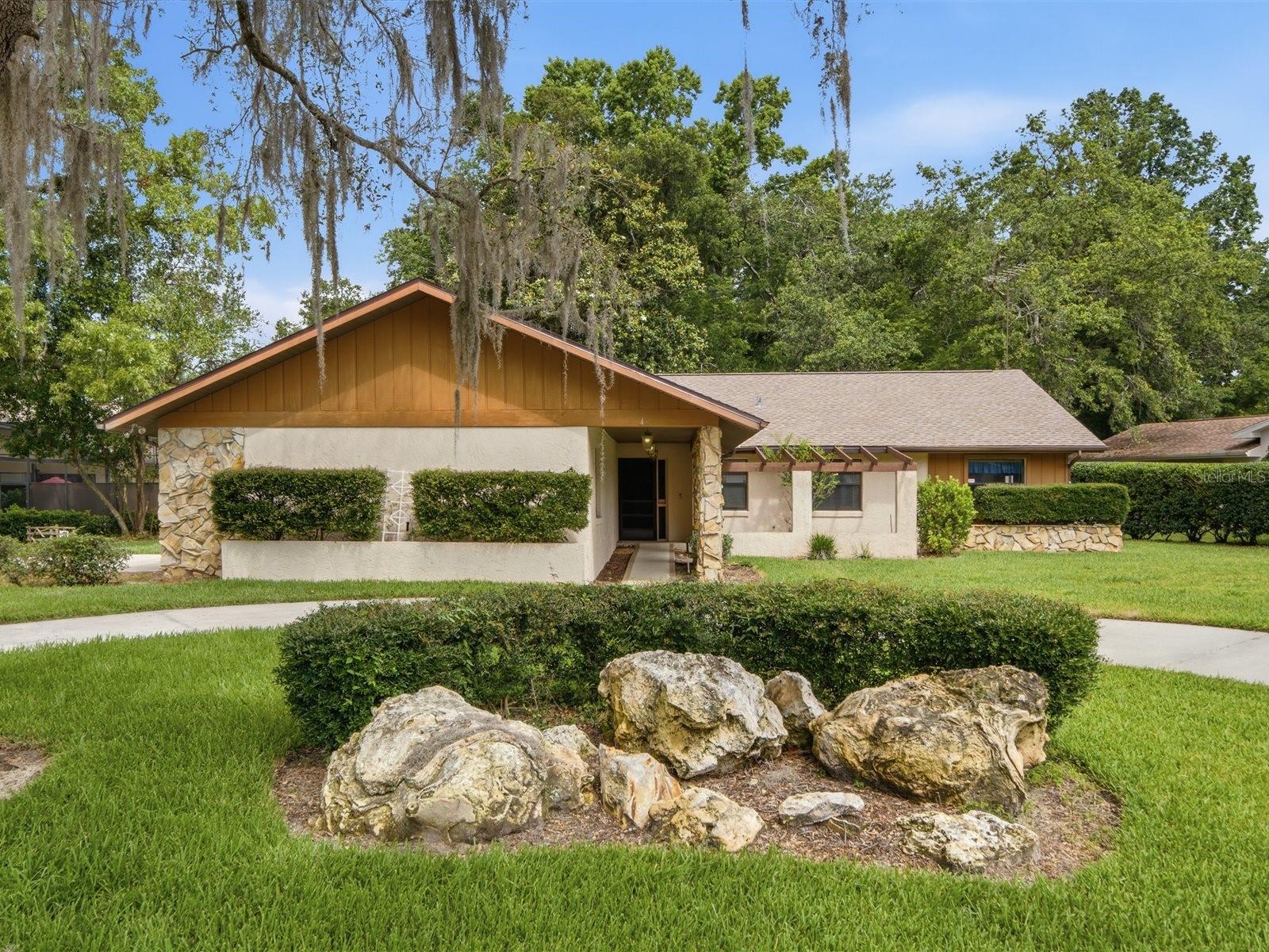 Single Family Residence em HOMOSASSA, FL - Daniel Dourado