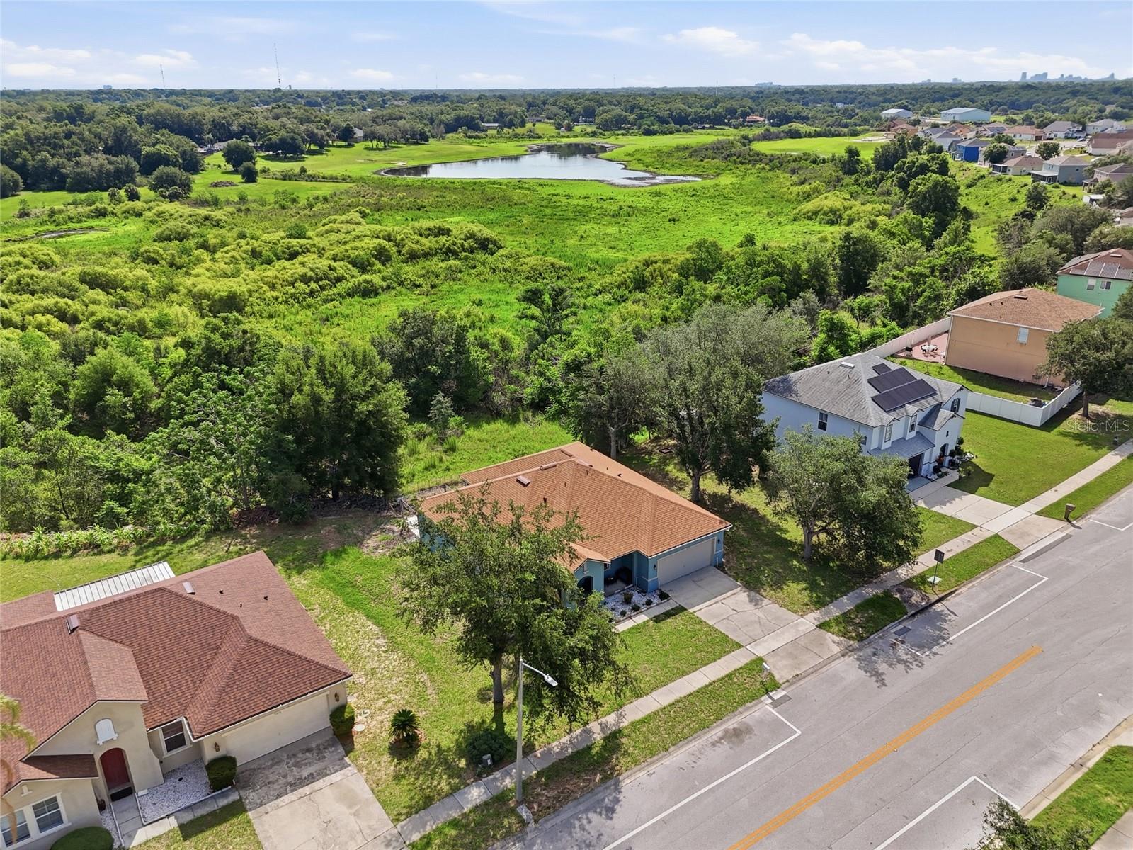 Single Family Residence in ORLANDO, FL - Daniel Dourado