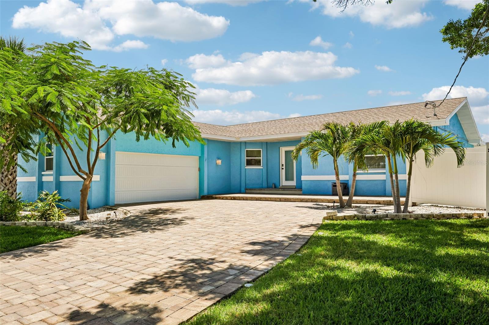 Single Family Residence em APOLLO BEACH, FL - Daniel Dourado