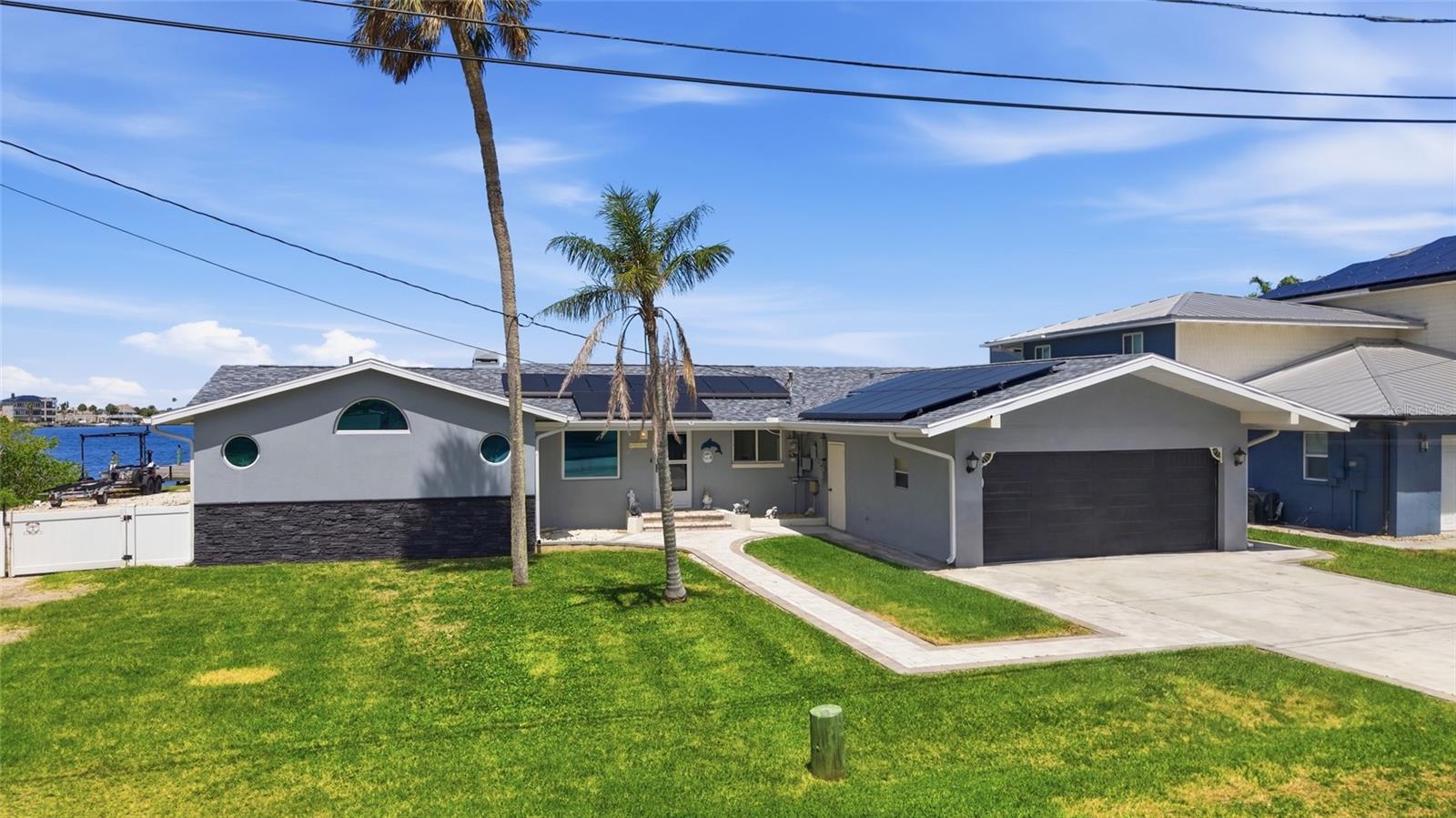 Single Family Residence in PORT RICHEY, FL - Daniel Dourado