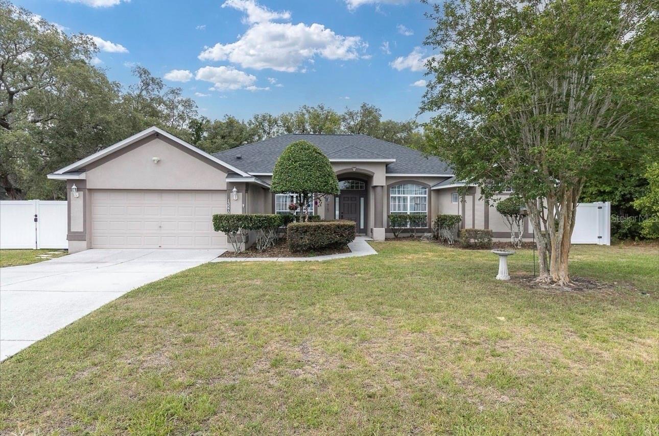 Single Family Residence in SPRING HILL, FL - Daniel Dourado