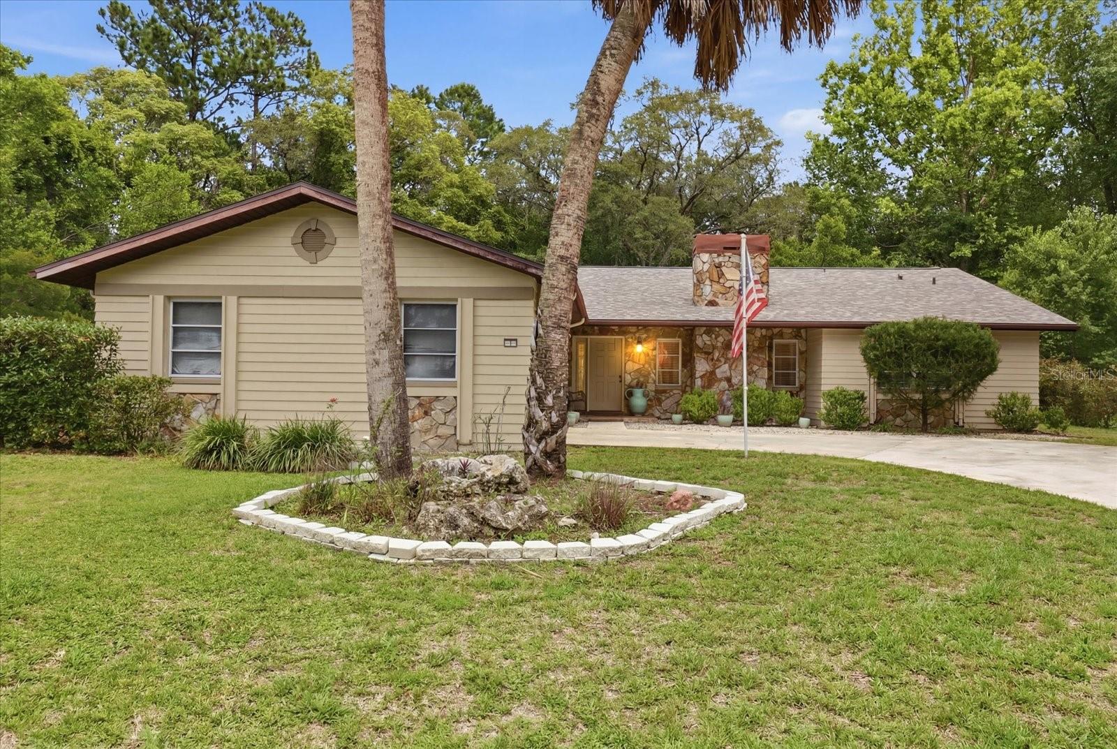 Single Family Residence em HOMOSASSA, FL - Daniel Dourado