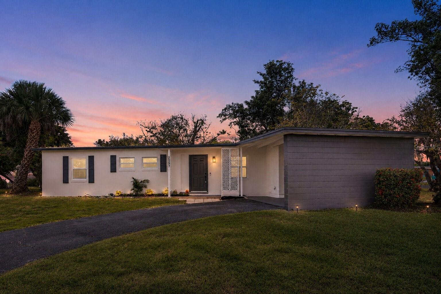 Single Family Residence in PORT CHARLOTTE, FL - Daniel Dourado