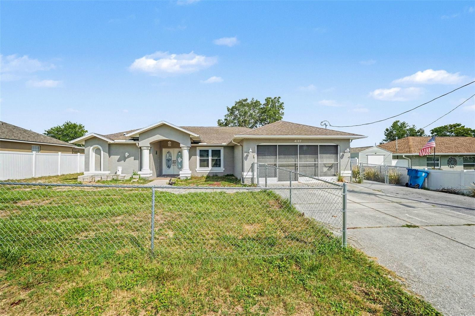 Single Family Residence in SPRING HILL, FL - Daniel Dourado