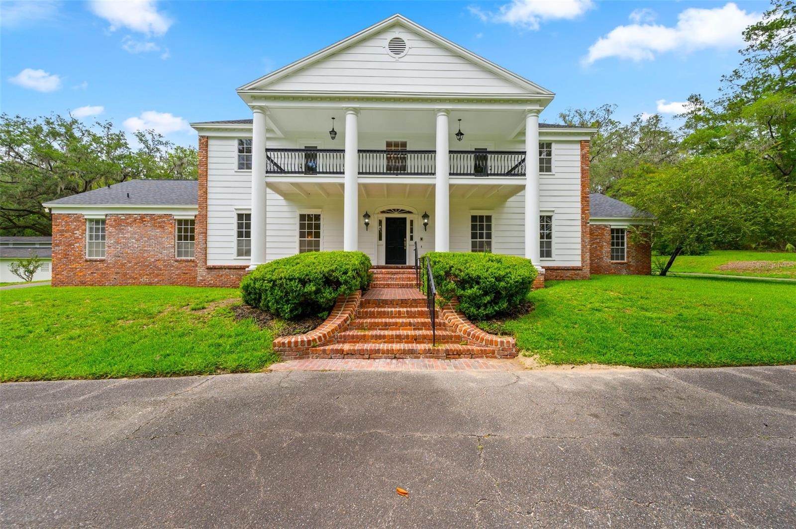 Single Family Residence in GAINESVILLE, FL - Daniel Dourado