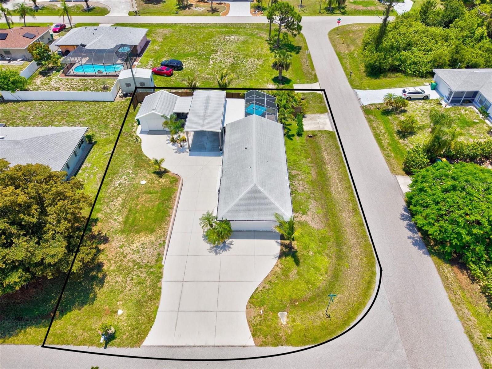 Single Family Residence in PORT CHARLOTTE, FL - Daniel Dourado