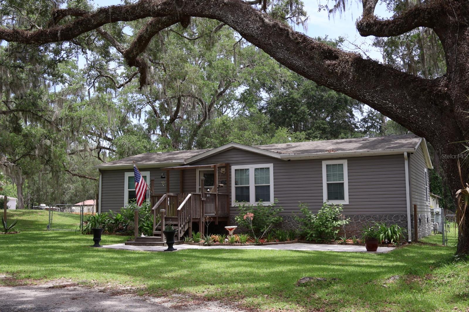 Single Family Residence in BROOKSVILLE, FL - Daniel Dourado