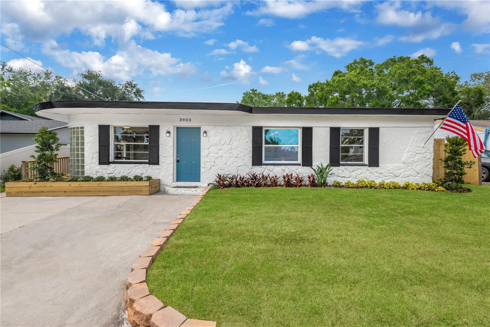 Single Family Residence in TAMPA, FL - Daniel Dourado
