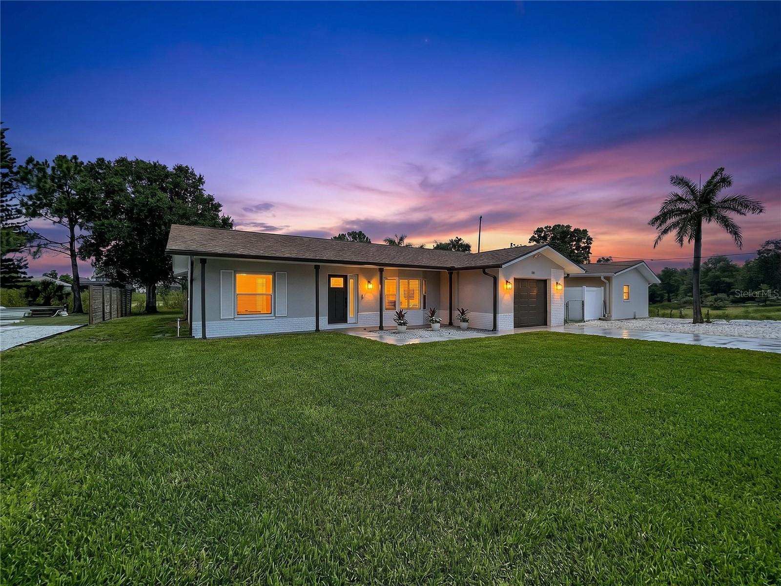 Single Family Residence in PALM HARBOR, FL - Daniel Dourado