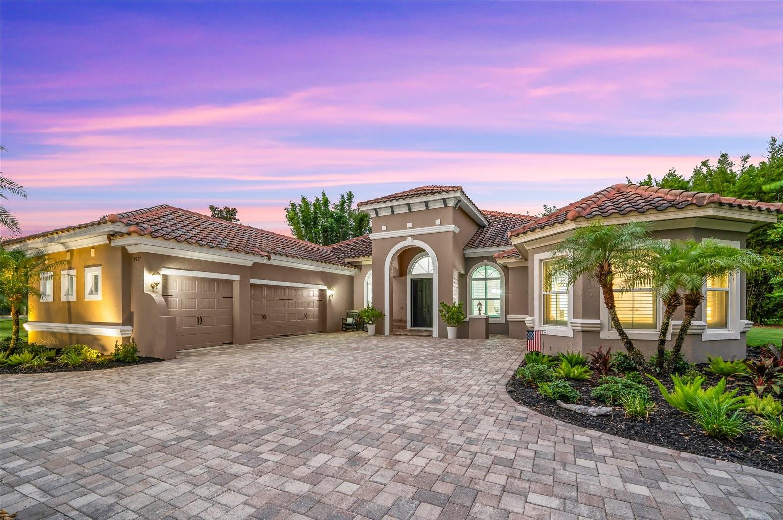 Single Family Residence in TAMPA, FL - Daniel Dourado