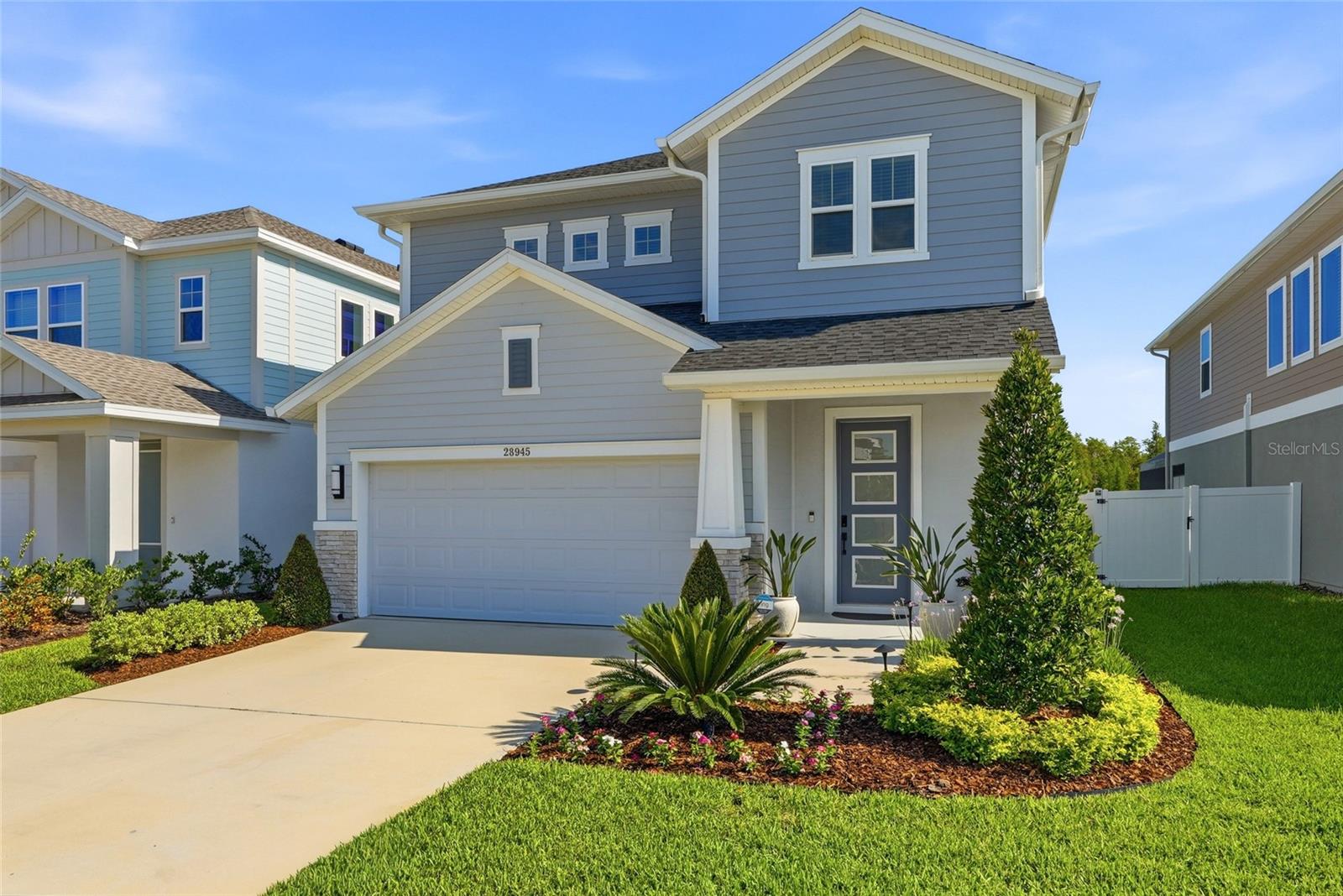 Single Family Residence in WESLEY CHAPEL, FL - Daniel Dourado