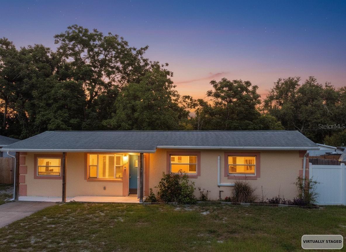 Single Family Residence in MOUNT DORA, FL - Daniel Dourado