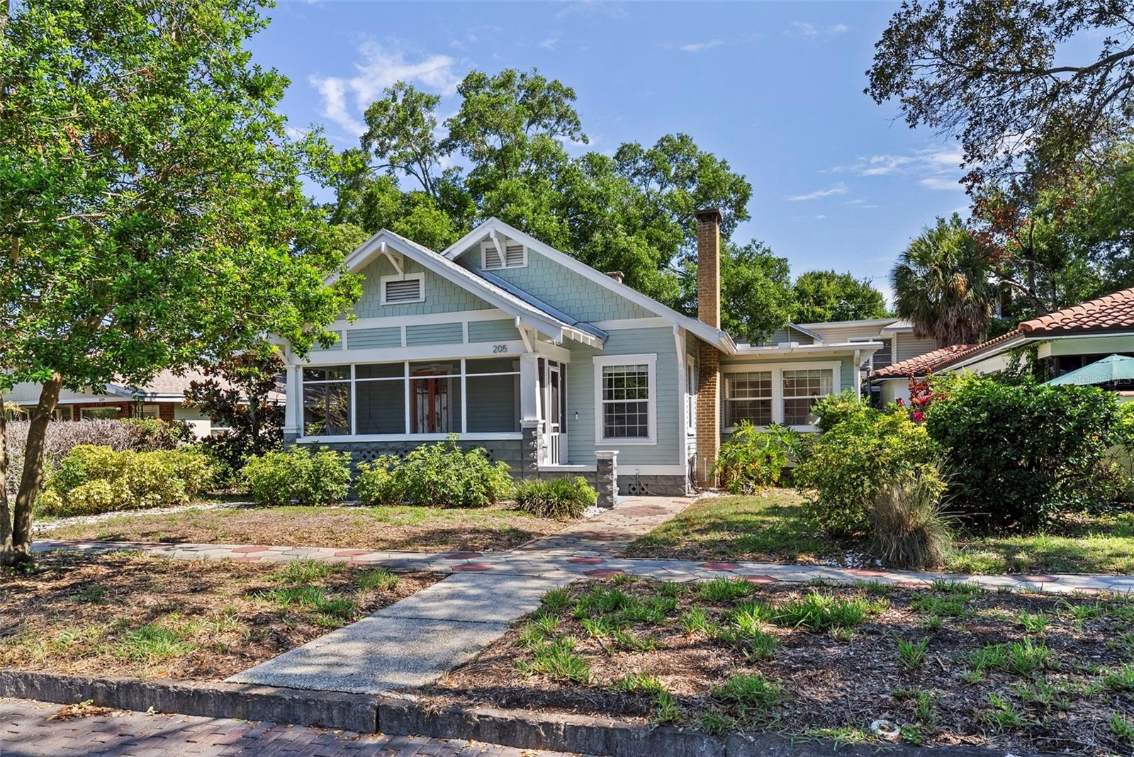 Single Family Residence in ST PETERSBURG, FL - Daniel Dourado