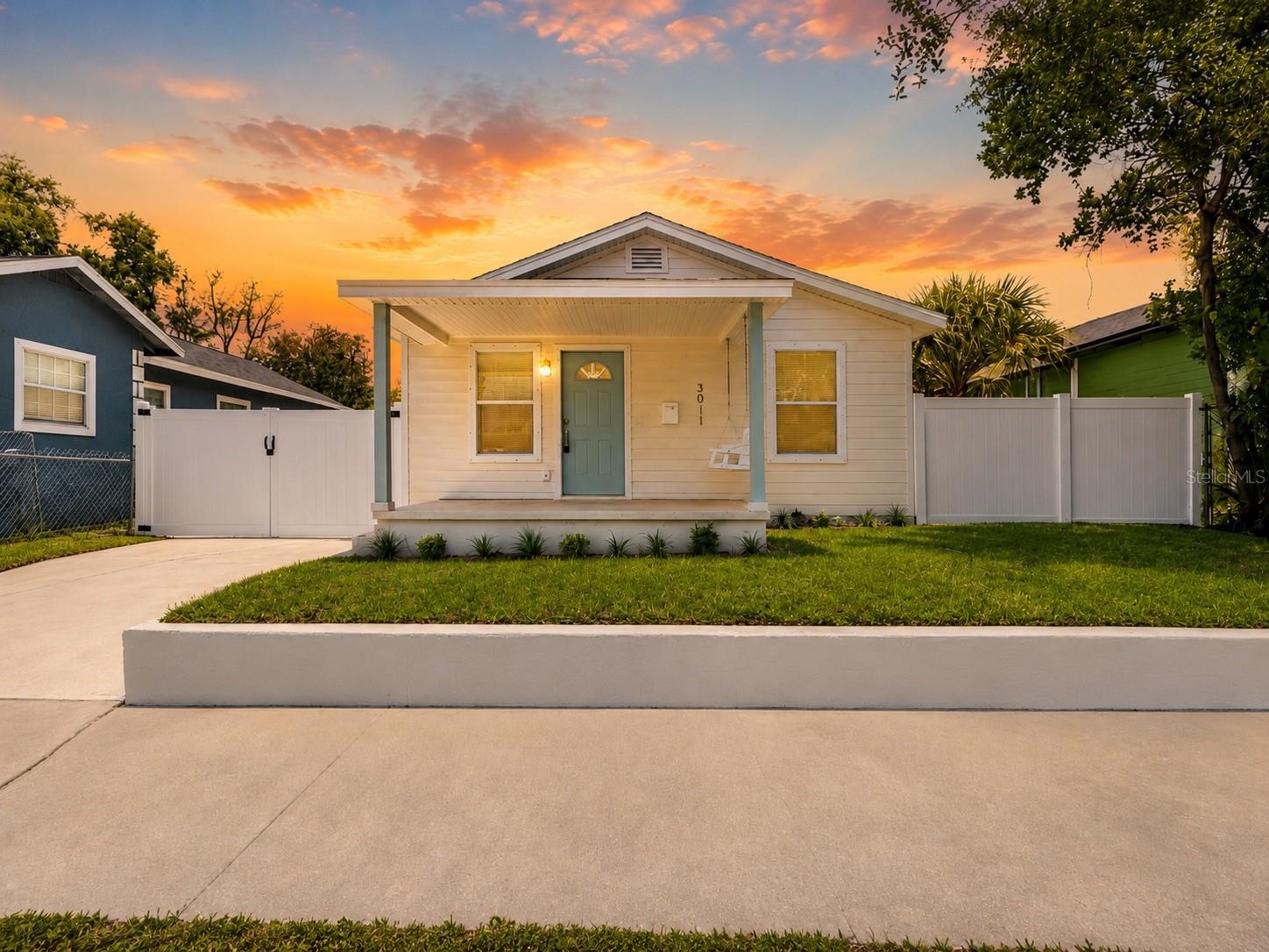 Single Family Residence in TAMPA, FL - Daniel Dourado