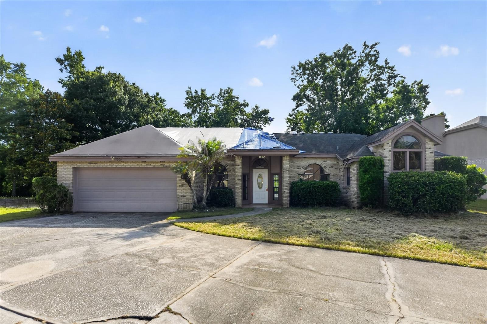 Single Family Residence in OVIEDO, FL - Daniel Dourado