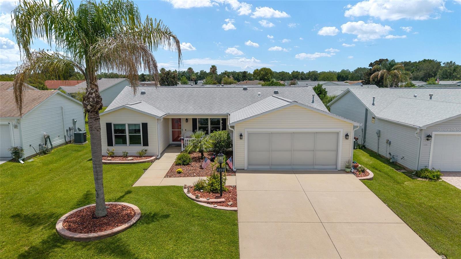Single Family Residence in THE VILLAGES, FL - Daniel Dourado