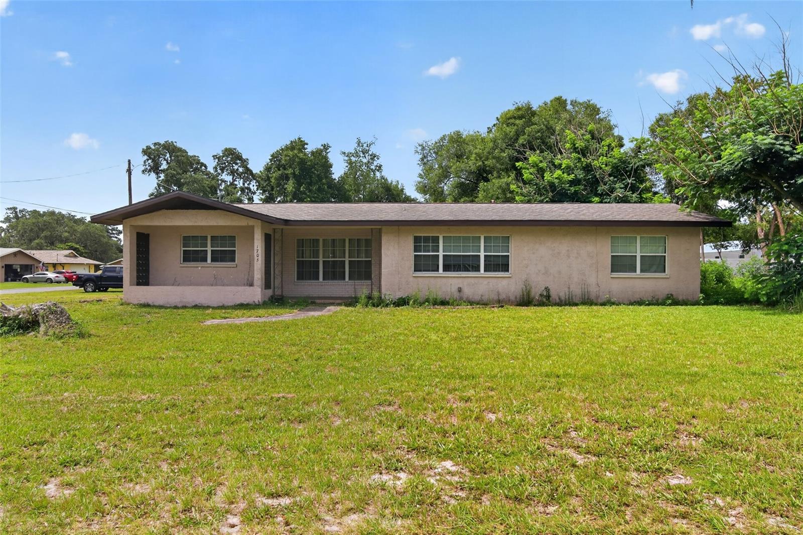 Single Family Residence in INVERNESS, FL - Daniel Dourado