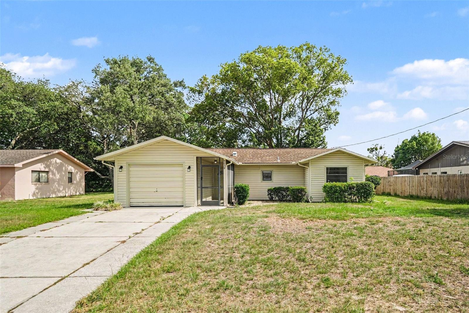 Single Family Residence em SPRING HILL, FL - Daniel Dourado