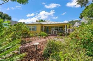 Single Family Residence em ST PETERSBURG, FL - Daniel Dourado