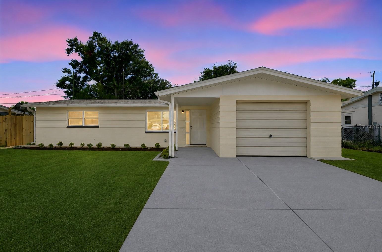 Single Family Residence em HOLIDAY, FL - Daniel Dourado