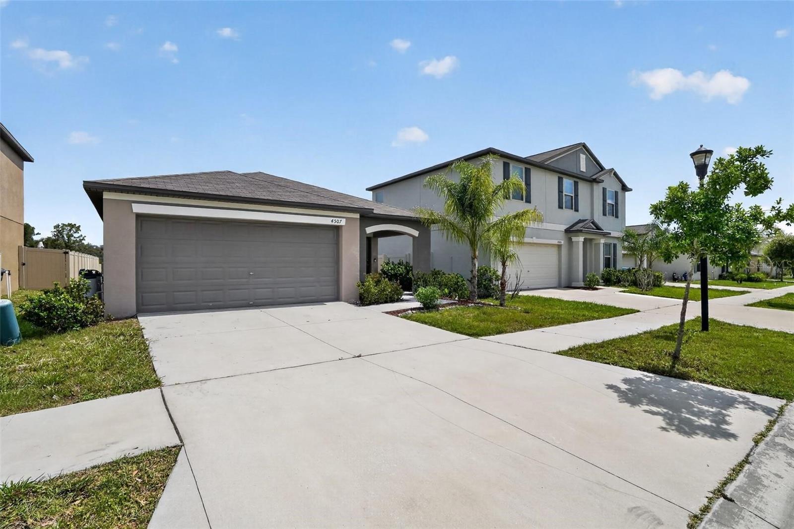 Single Family Residence em SUN CITY CENTER, FL - Daniel Dourado