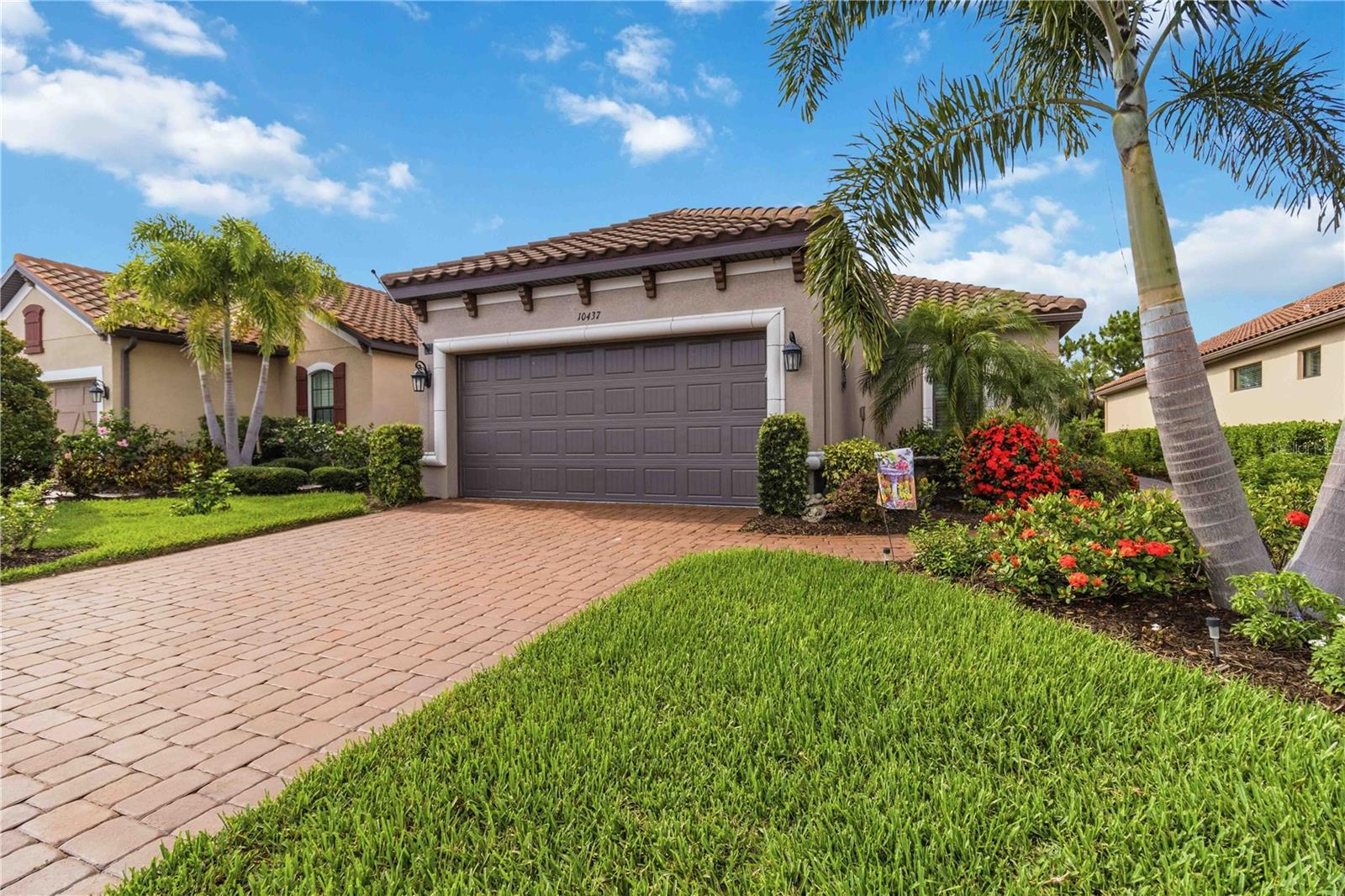 Single Family Residence in PALMETTO, FL - Daniel Dourado