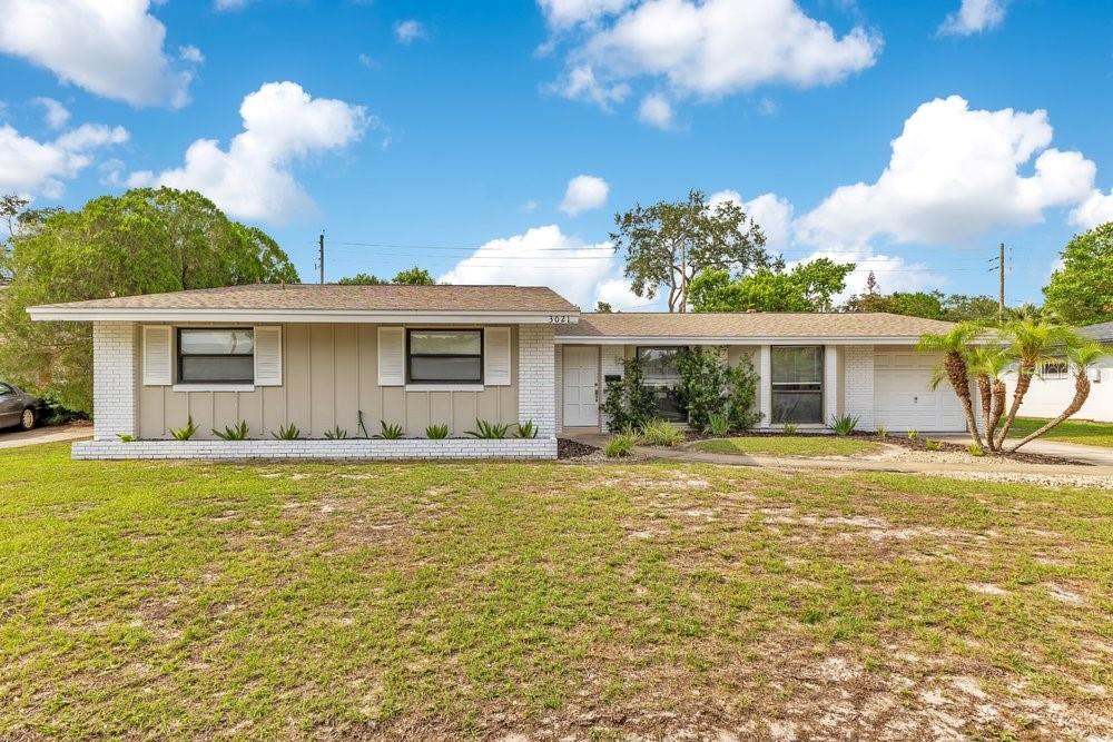 Single Family Residence in ORLANDO, FL - Daniel Dourado