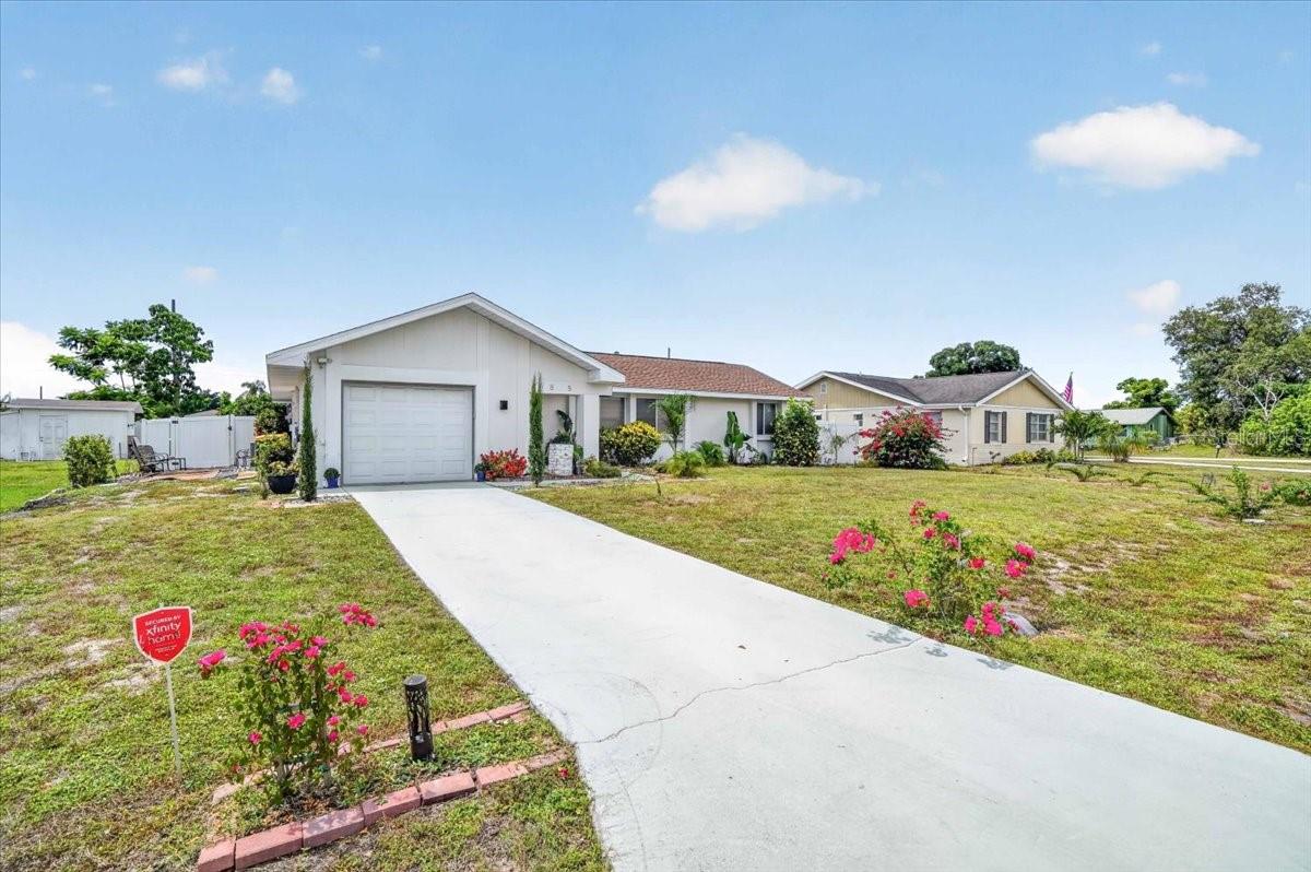 Single Family Residence em PORT CHARLOTTE, FL - Daniel Dourado