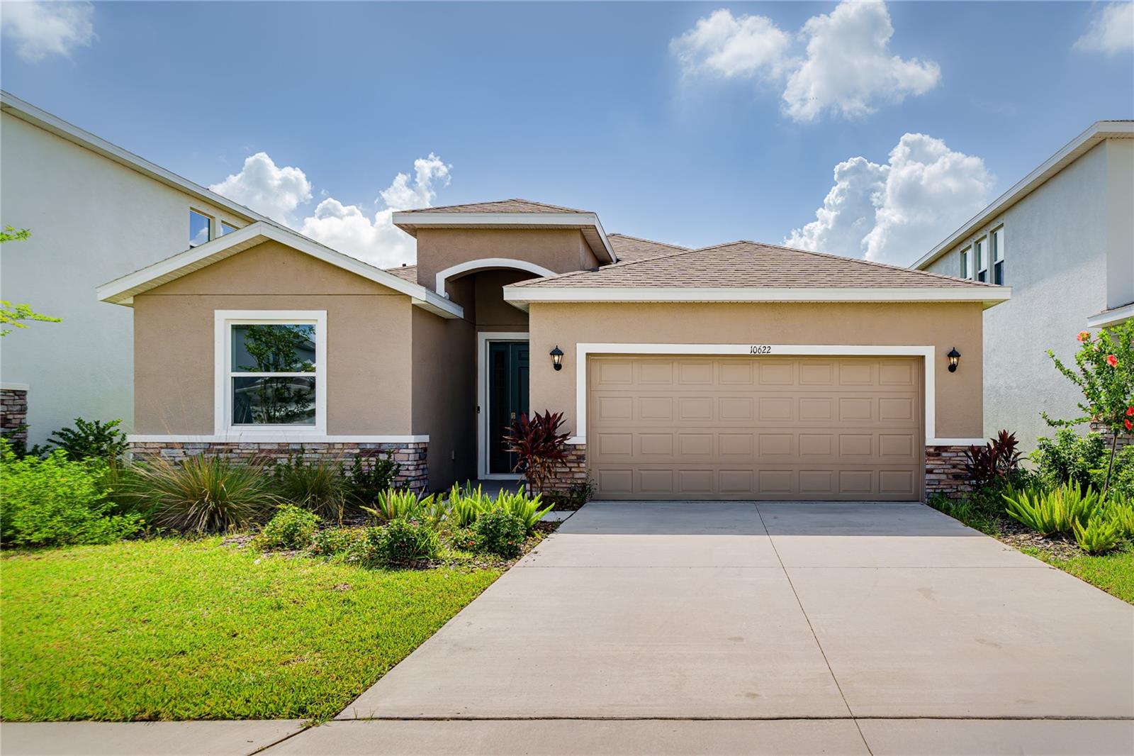 Single Family Residence in PARRISH, FL - Daniel Dourado