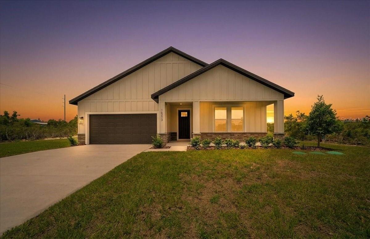 Single Family Residence in WEEKI WACHEE, FL - Daniel Dourado