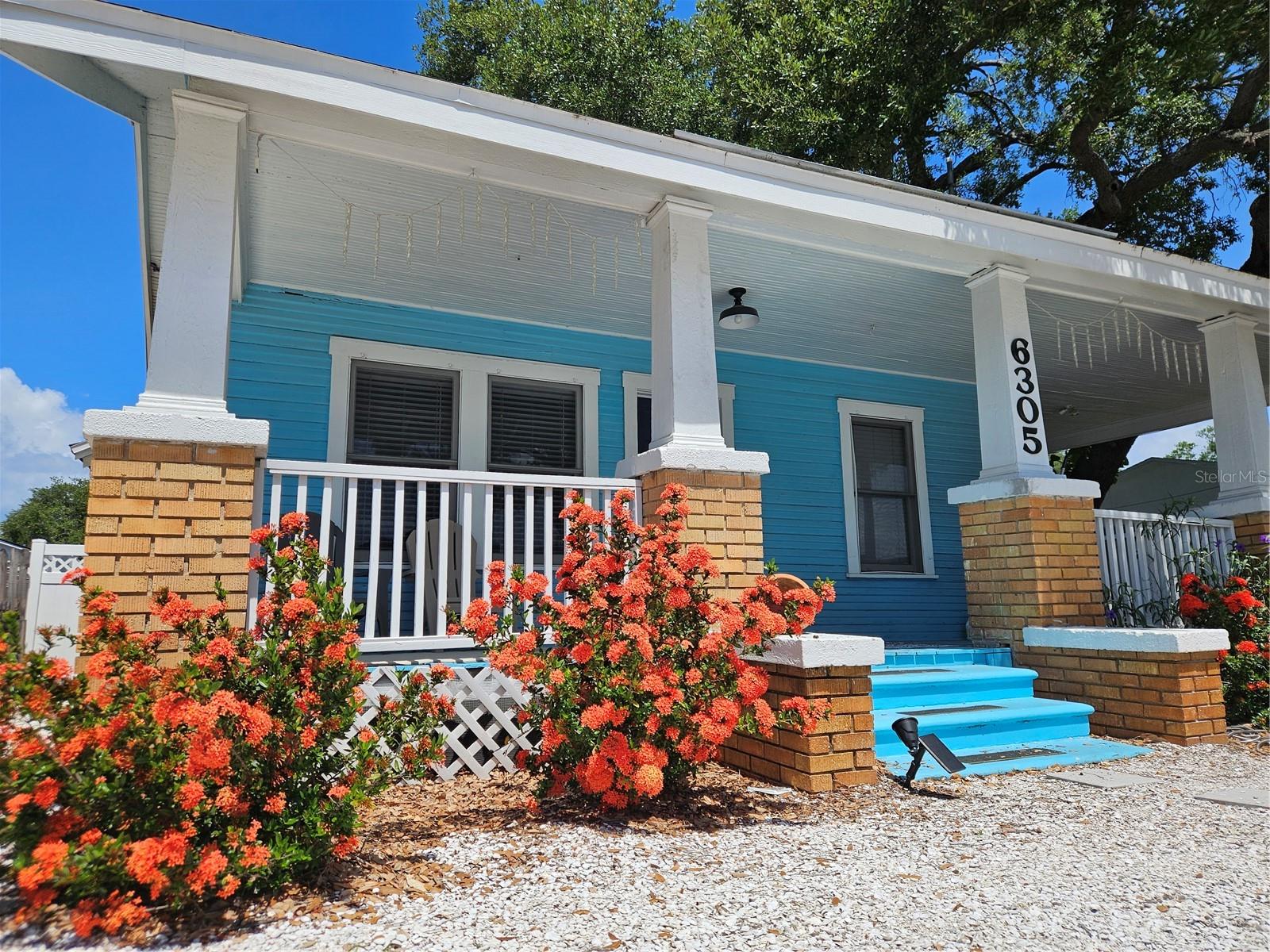Single Family Residence in TAMPA, FL - Daniel Dourado