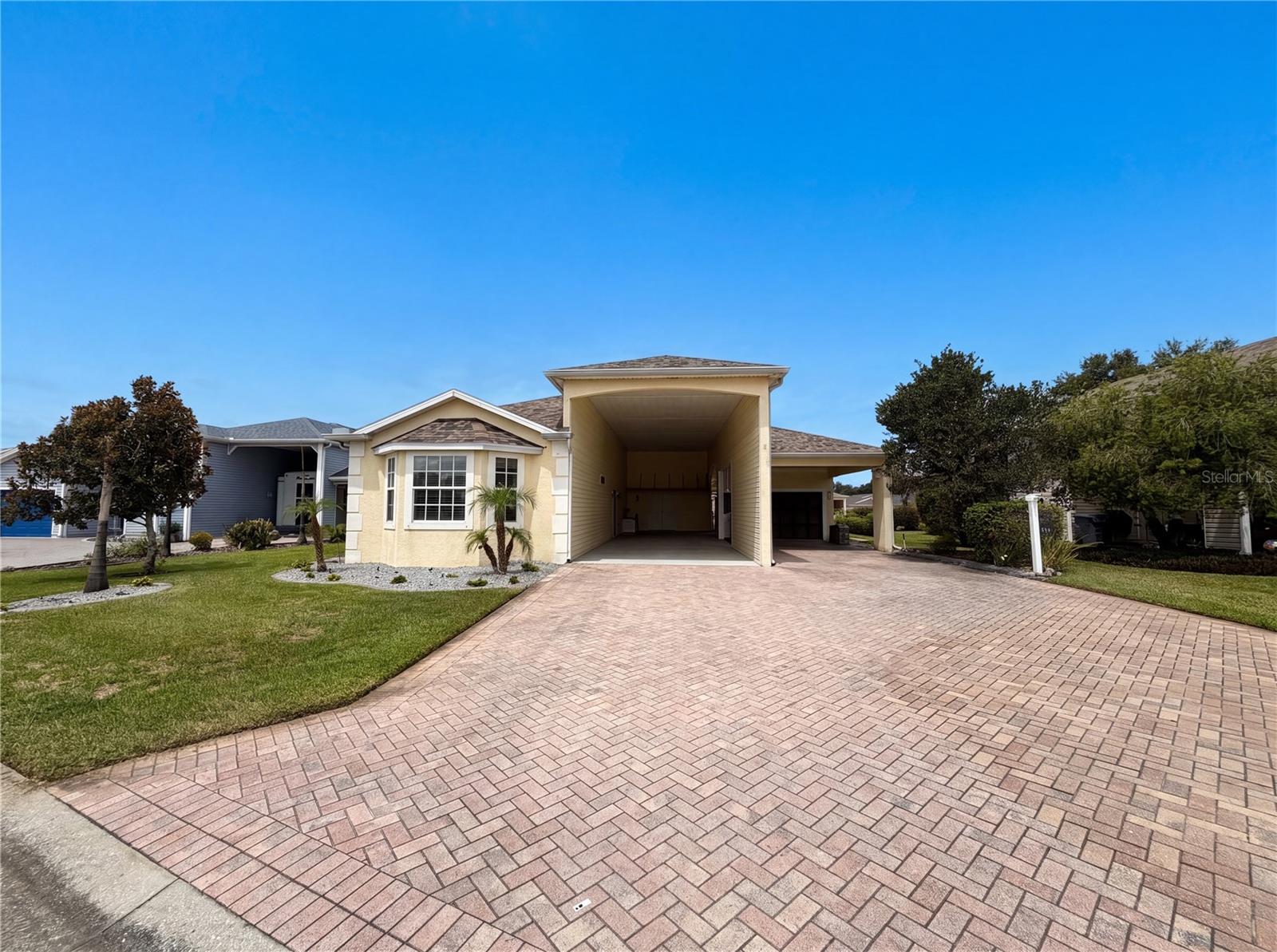 Single Family Residence in POLK CITY, FL - Daniel Dourado