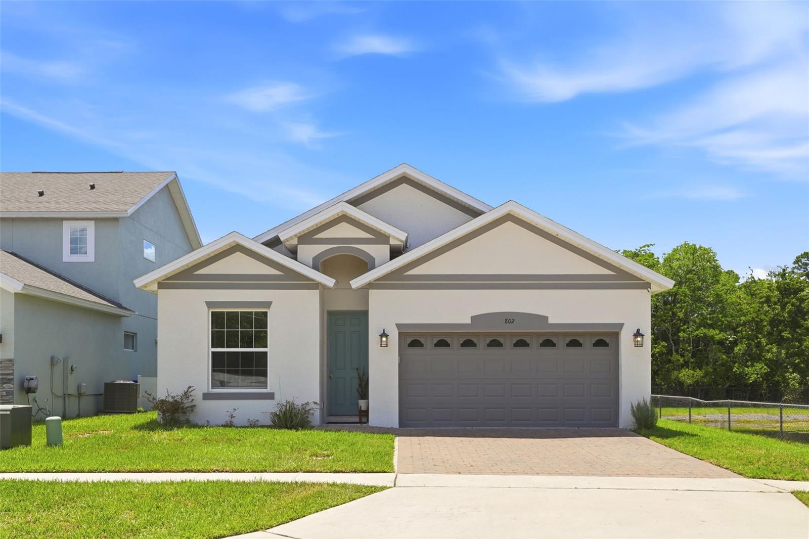 Single Family Residence in ORLANDO, FL - Daniel Dourado