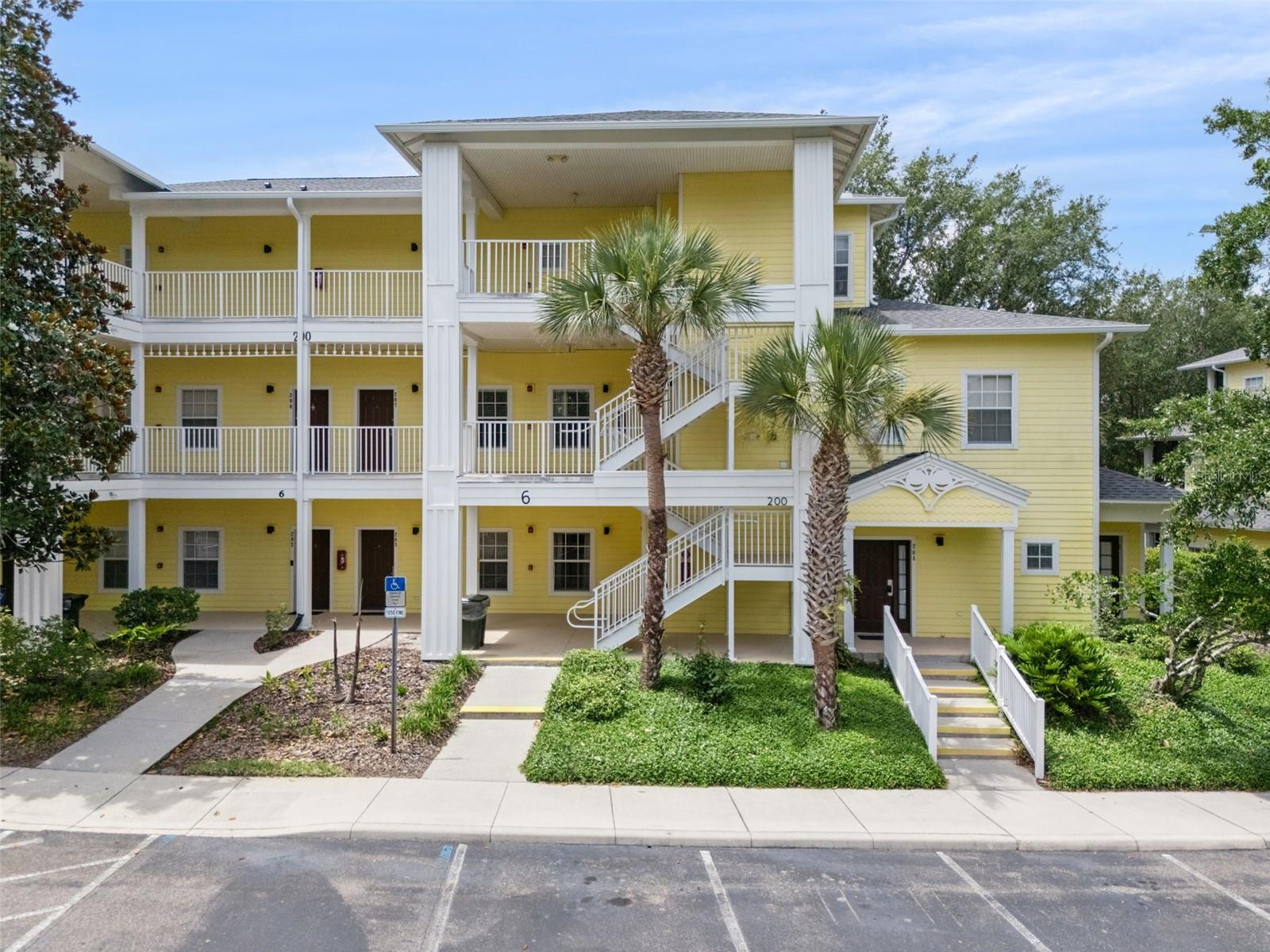 Condominium in DAVENPORT, FL - Daniel Dourado