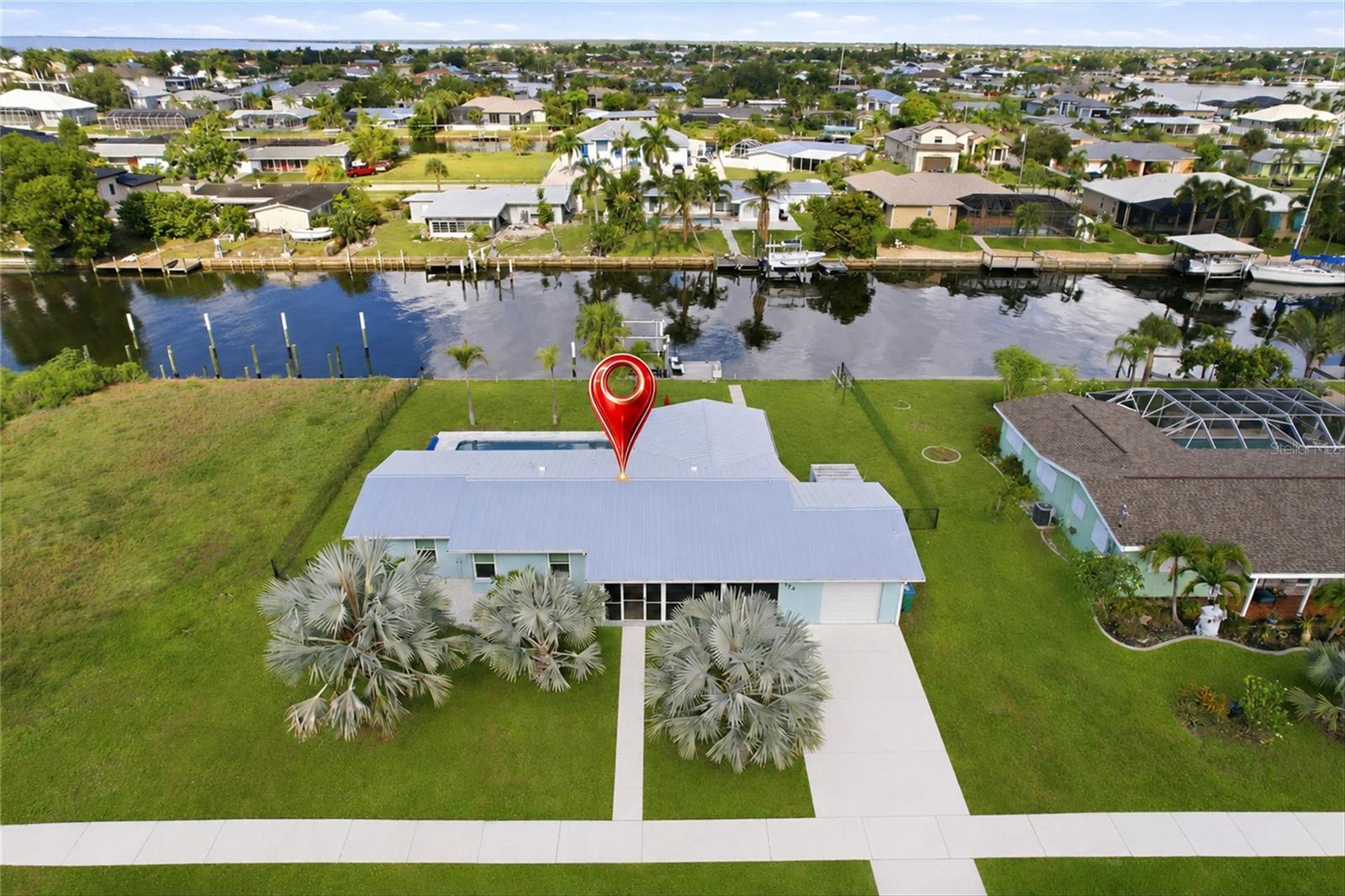 Single Family Residence em PORT CHARLOTTE, FL - Daniel Dourado