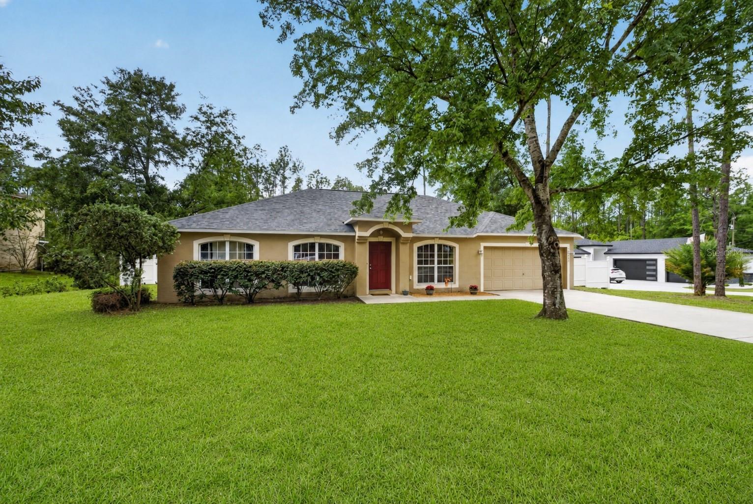Single Family Residence in DUNNELLON, FL - Daniel Dourado