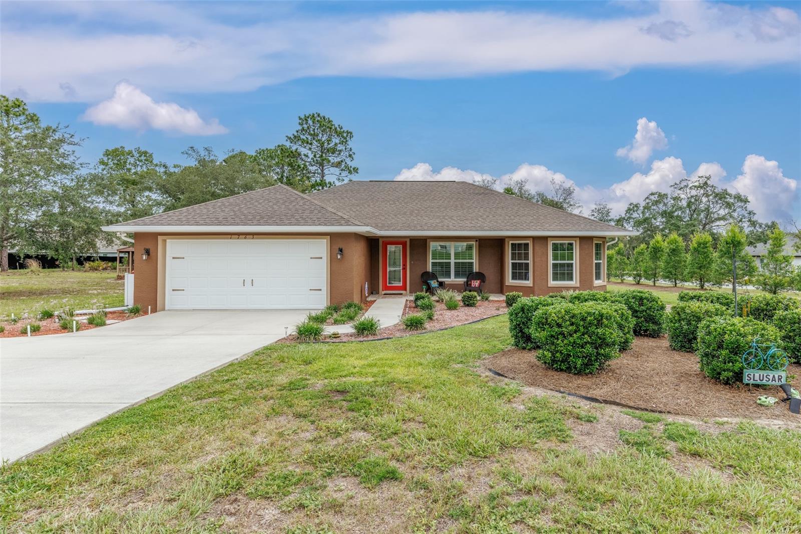 Single Family Residence in DUNNELLON, FL - Daniel Dourado