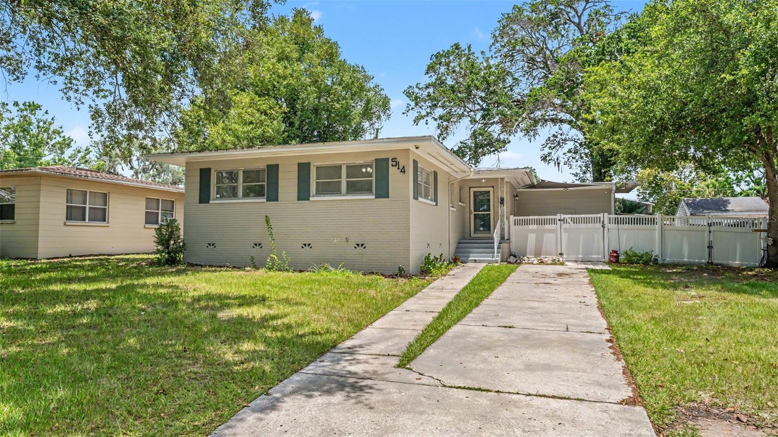 Single Family Residence in LAKELAND, FL - Daniel Dourado