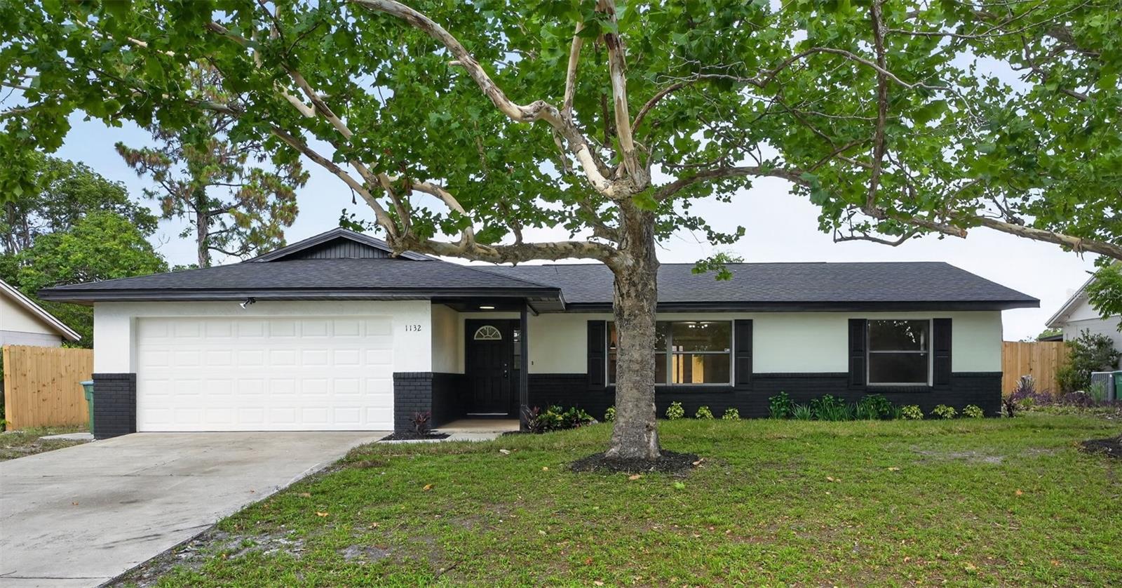 Single Family Residence in DELTONA, FL - Daniel Dourado