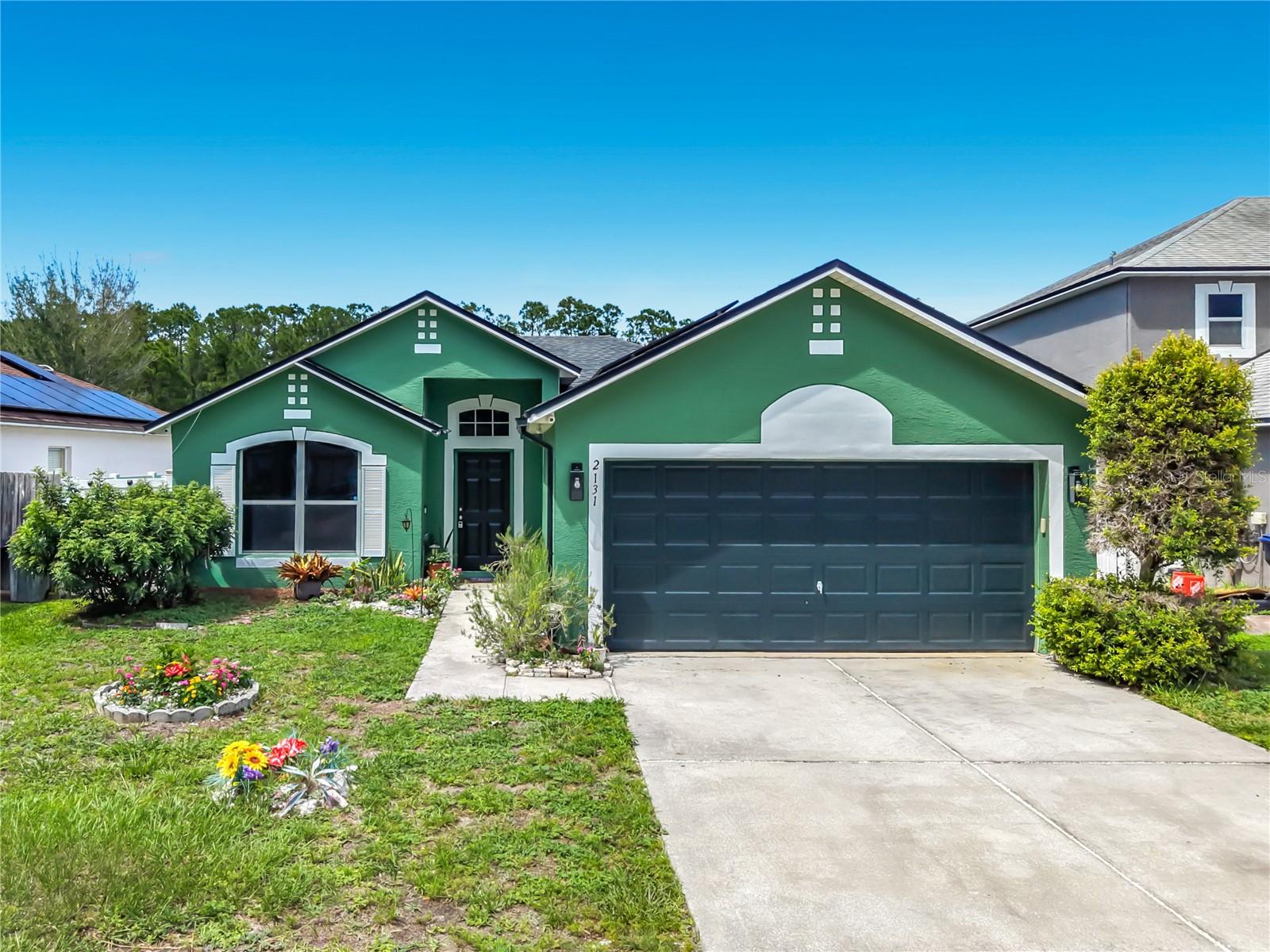 Single Family Residence in ORLANDO, FL - Daniel Dourado