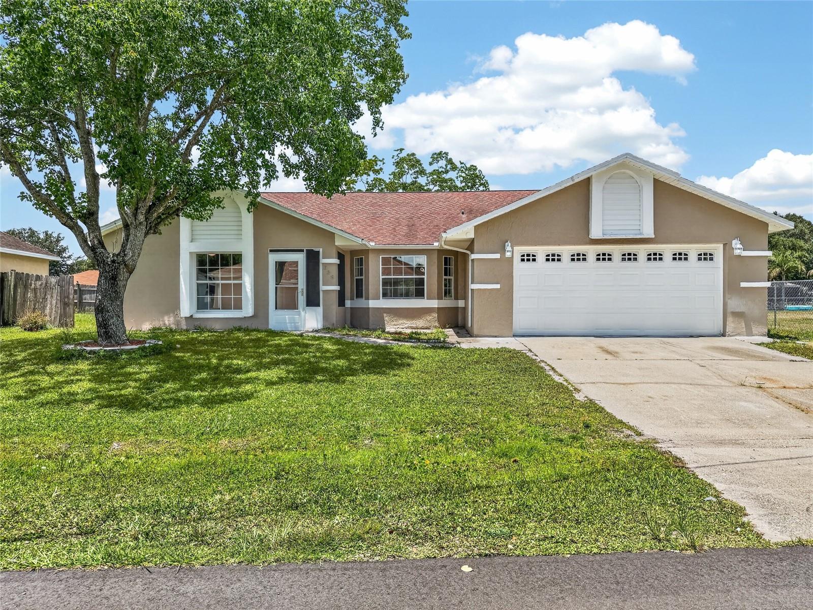 Single Family Residence in KISSIMMEE, FL - Daniel Dourado