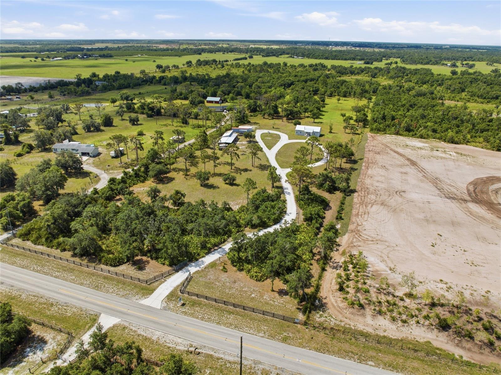 Single Family Residence in MYAKKA CITY, FL - Daniel Dourado