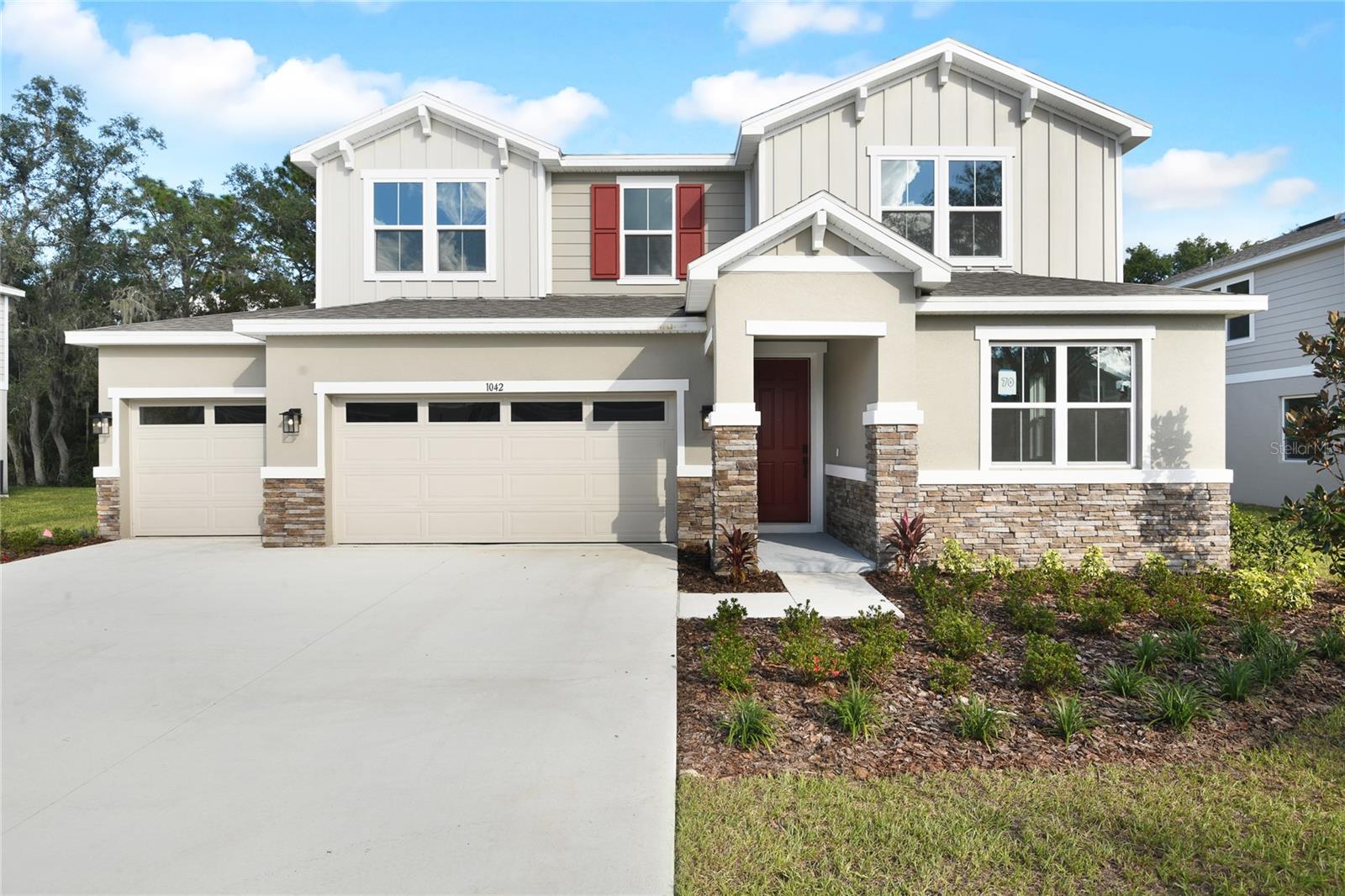 Single Family Residence in MOUNT DORA, FL - Daniel Dourado