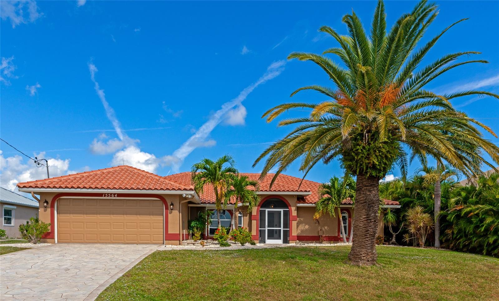 Single Family Residence em PORT CHARLOTTE, FL - Daniel Dourado